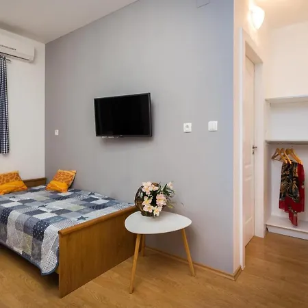 A 2 - Modern With Garden 80m From Апартаменты