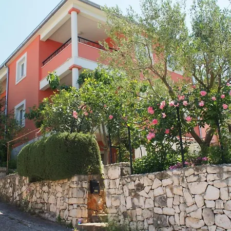 A 2 - Modern With Garden 80m From