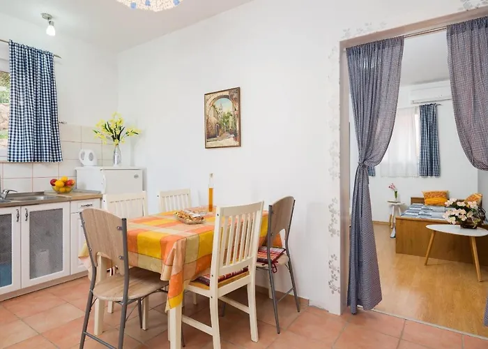 A 2 - Modern With Garden 80m From شقة