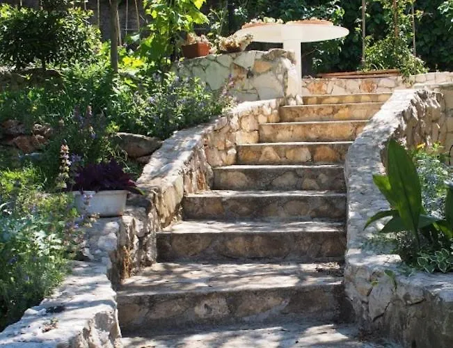 A 2 - Modern With Garden 80m From شقة Vinišće