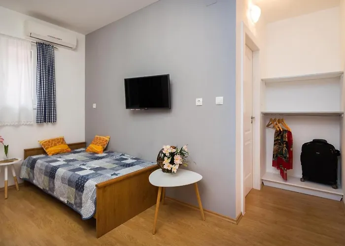 A 2 - Modern With Garden 80m From شقة